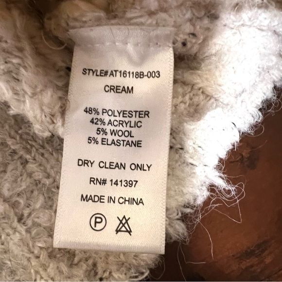 ASTR The Label Wrap Style Sweater Cream Boucle Balloon Sleeve Pullover Size XS - Picture 9 of 10